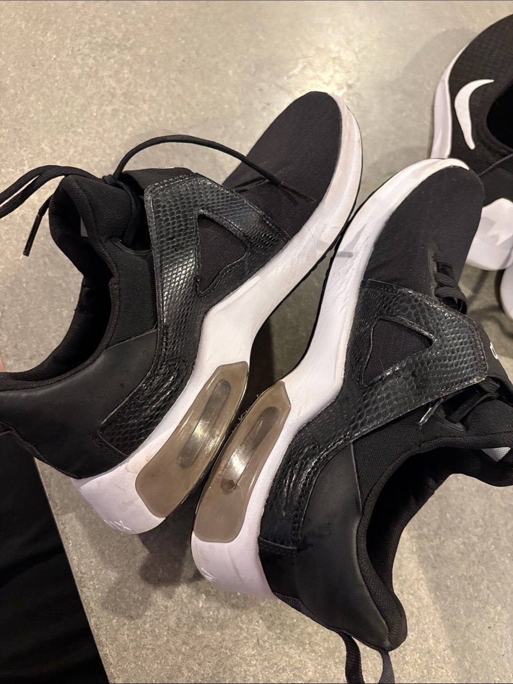 2 PAIR OF NIKE SHOES ✨ - Picture 10 of 11